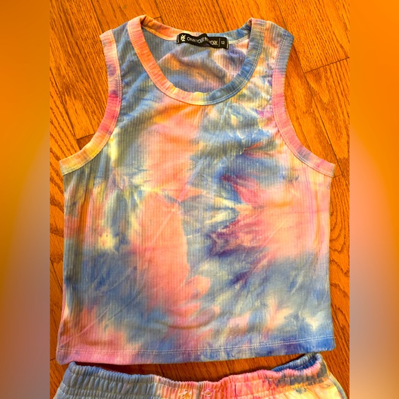 Tie-dye women’s set tank top and shorts - Picture 4 of 15